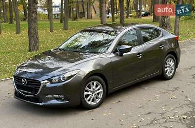 Седан Mazda 3 2017 в  фото 19 Седан Mazda 3 2017 в