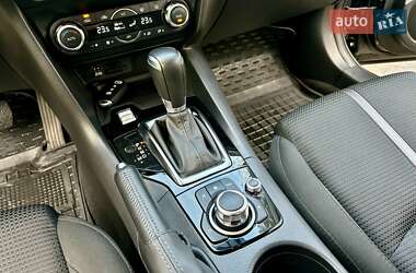 Седан Mazda 3 2017 в  фото 33 Седан Mazda 3 2017 в