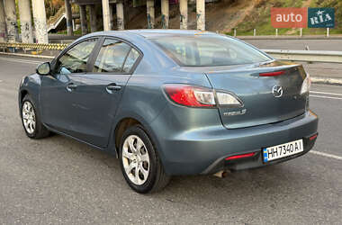 Седан Mazda 3 2011 в 