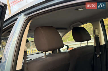 Седан Mazda 3 2011 в 