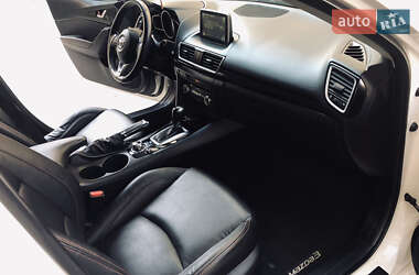Седан Mazda 3 2015 в Николаеве