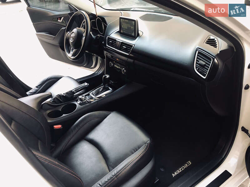 Седан Mazda 3 2015 в Одесі