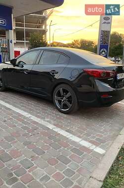 Седан Mazda 3 2016 в  фото 6 Седан Mazda 3 2016 в