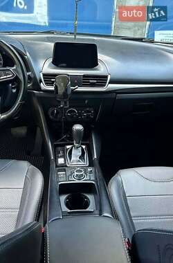 Седан Mazda 3 2016 в  фото 9 Седан Mazda 3 2016 в