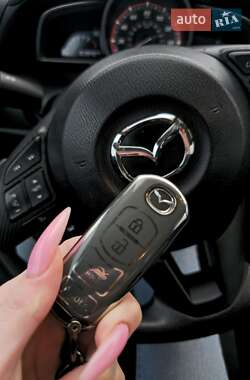Седан Mazda 3 2013 в 