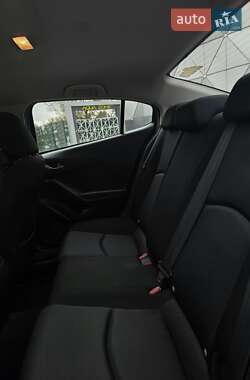 Седан Mazda 3 2013 в 