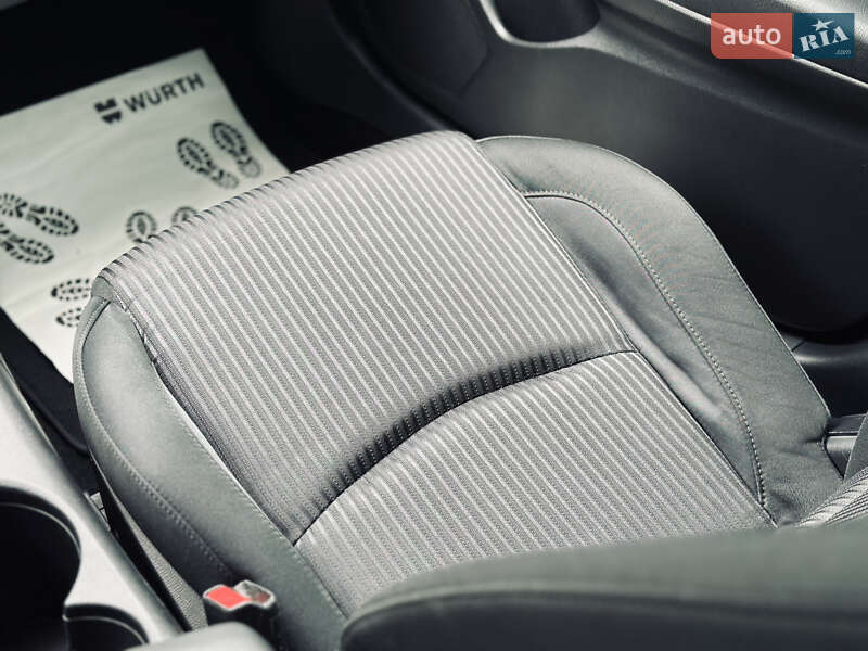 Седан Mazda 3 2014 в Кременчуці