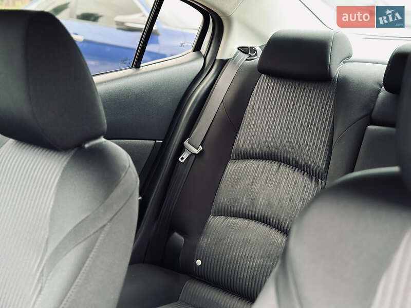 Седан Mazda 3 2014 в Кременчуці