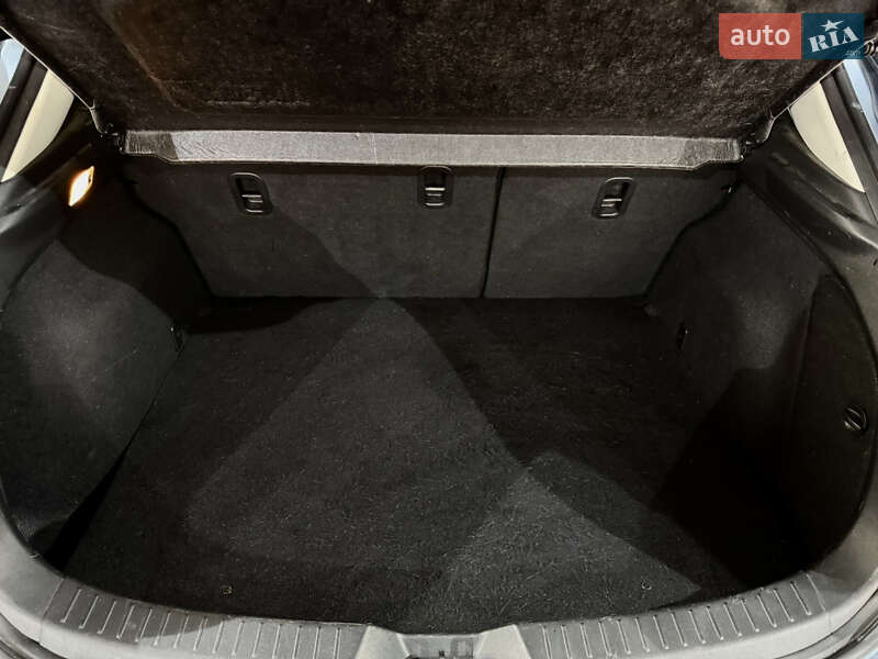 Хетчбек Mazda 3 2014 в Києві фото 14 Хетчбек Mazda 3 2014 в Києві