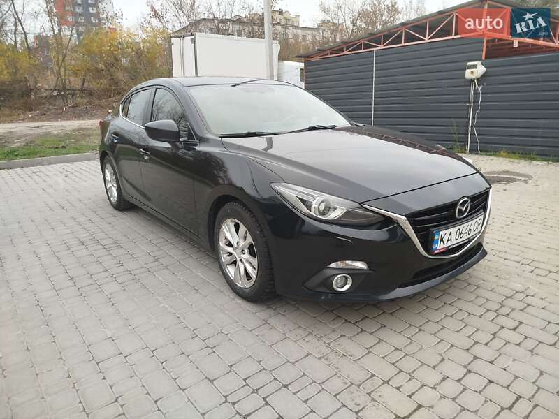 Седан Mazda 3 2014 в Киеве