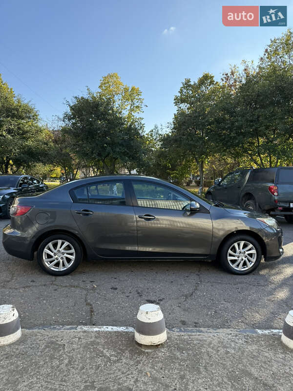 Седан Mazda 3 2012 в Николаеве
