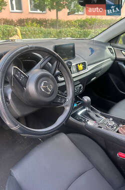 Седан Mazda 3 2016 в  фото 7 Седан Mazda 3 2016 в