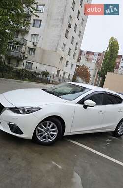 Хетчбек Mazda 3 2015 в  фото 7 Хетчбек Mazda 3 2015 в