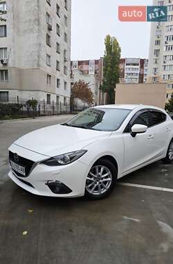 Хетчбек Mazda 3 2015 в  фото 10 Хетчбек Mazda 3 2015 в