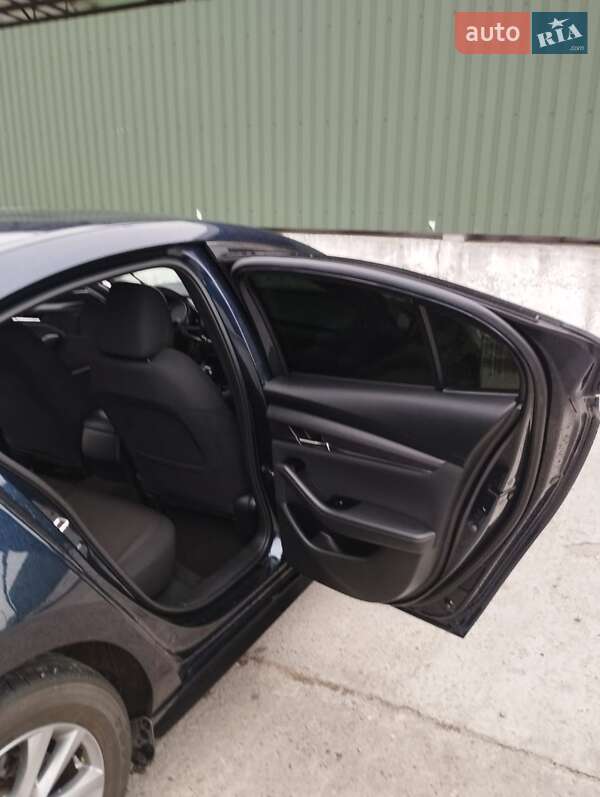 Седан Mazda 3 2019 в Вышгороде