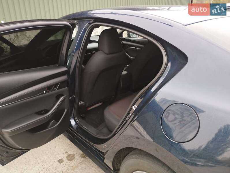 Седан Mazda 3 2019 в Вышгороде