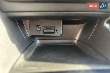 Седан Mazda 3 2017 в  фото 21 Седан Mazda 3 2017 в