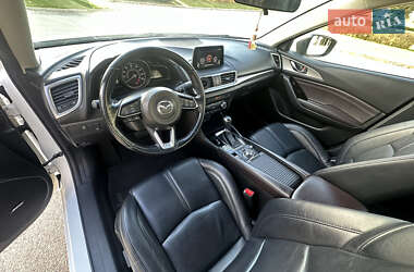 Седан Mazda 3 2017 в  фото 25 Седан Mazda 3 2017 в