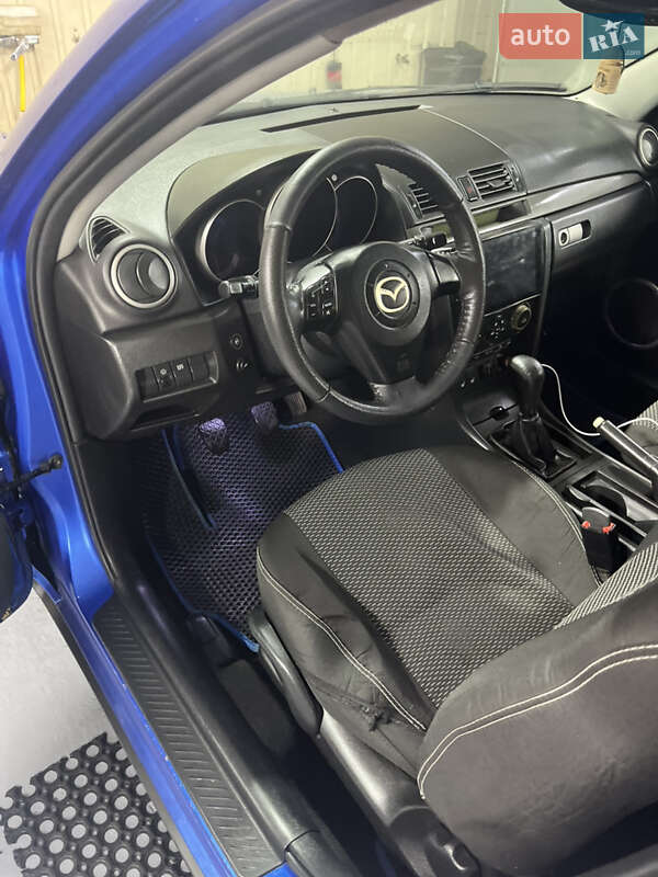 Седан Mazda 3 2005 в Каменском