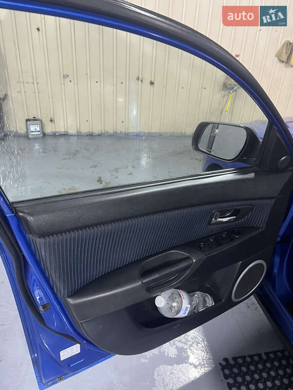 Седан Mazda 3 2005 в Каменском