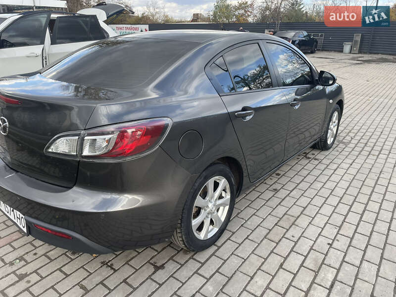 Седан Mazda 3 2010 в Ивано-Франковске