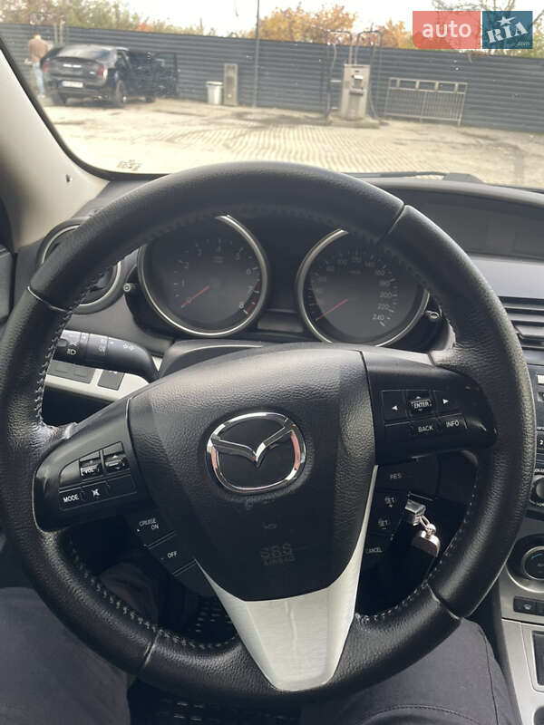 Седан Mazda 3 2010 в Ивано-Франковске