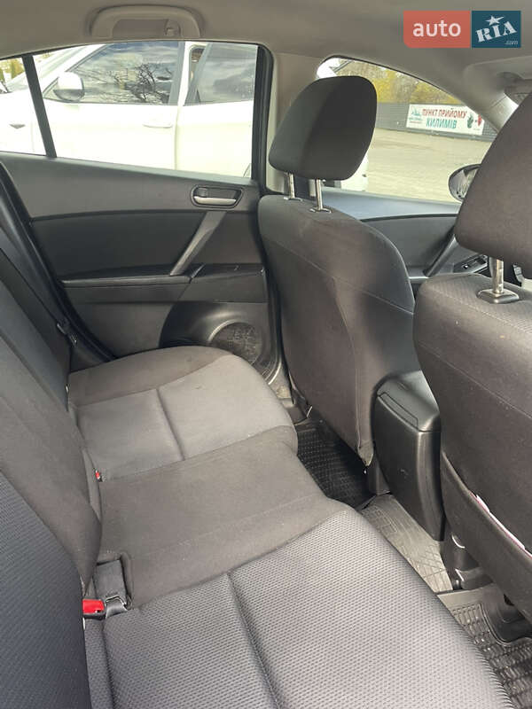 Седан Mazda 3 2010 в Ивано-Франковске