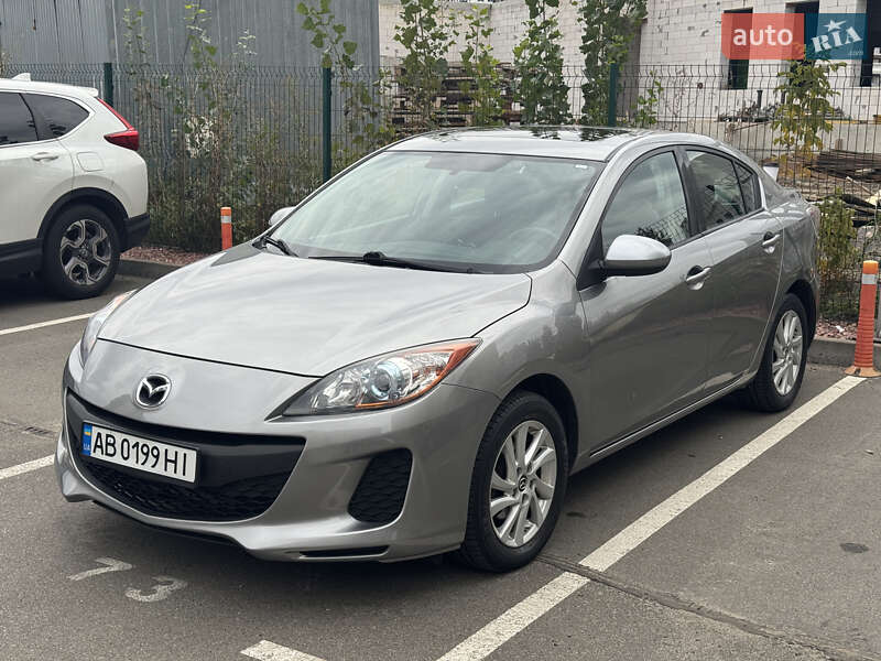 Седан Mazda 3 2013 в 