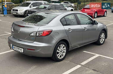 Седан Mazda 3 2013 в 