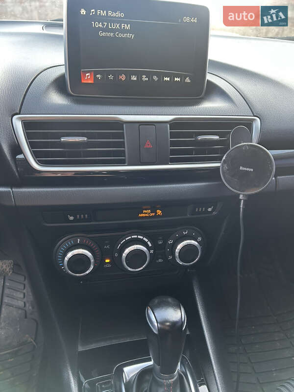 Седан Mazda 3 2014 в Львове