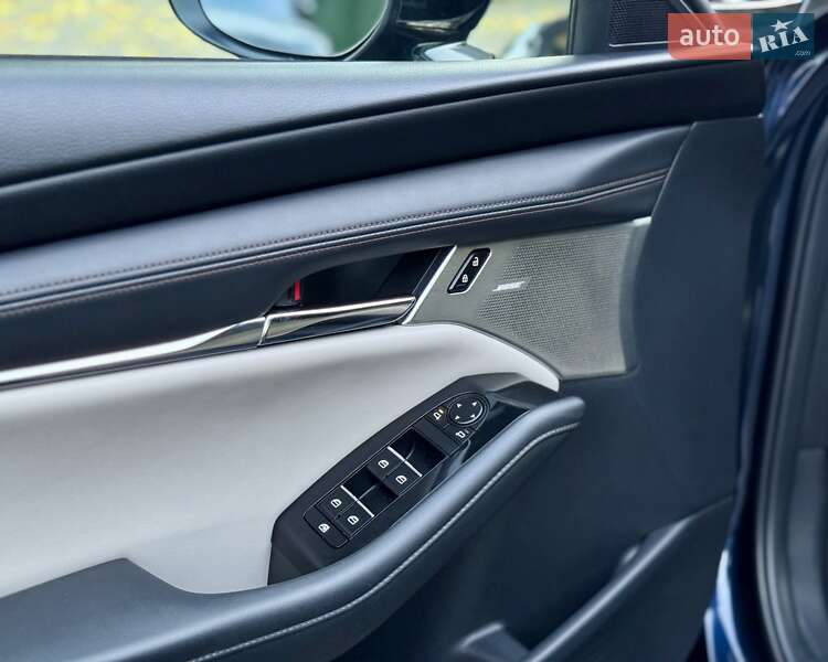 Хэтчбек Mazda 3 2019 в Киеве