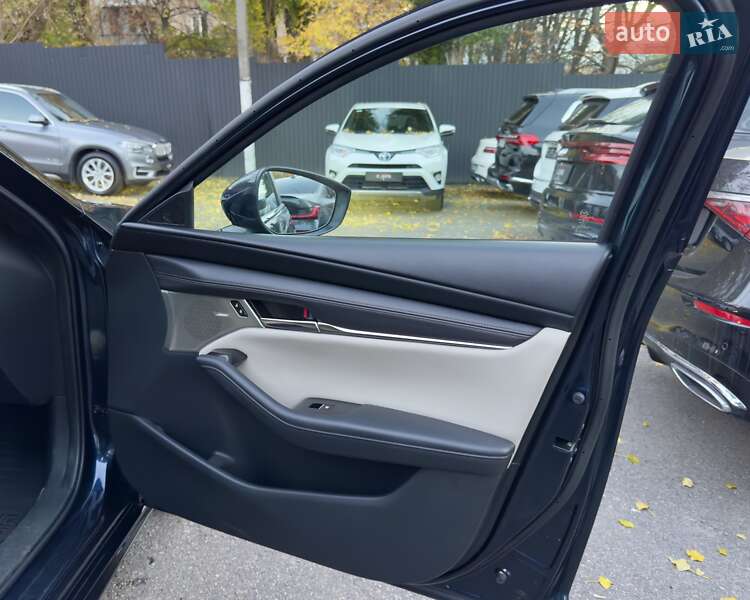 Хэтчбек Mazda 3 2019 в Киеве