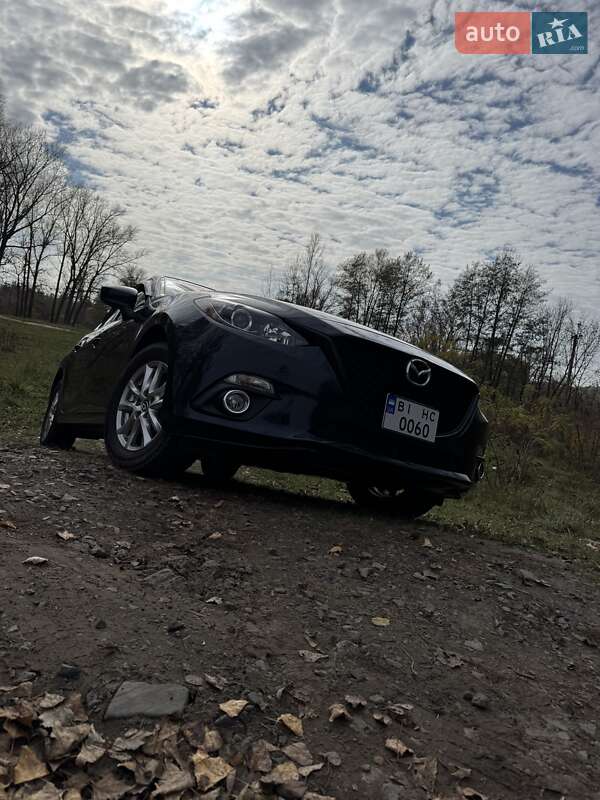 Седан Mazda 3 2015 в Полтаве