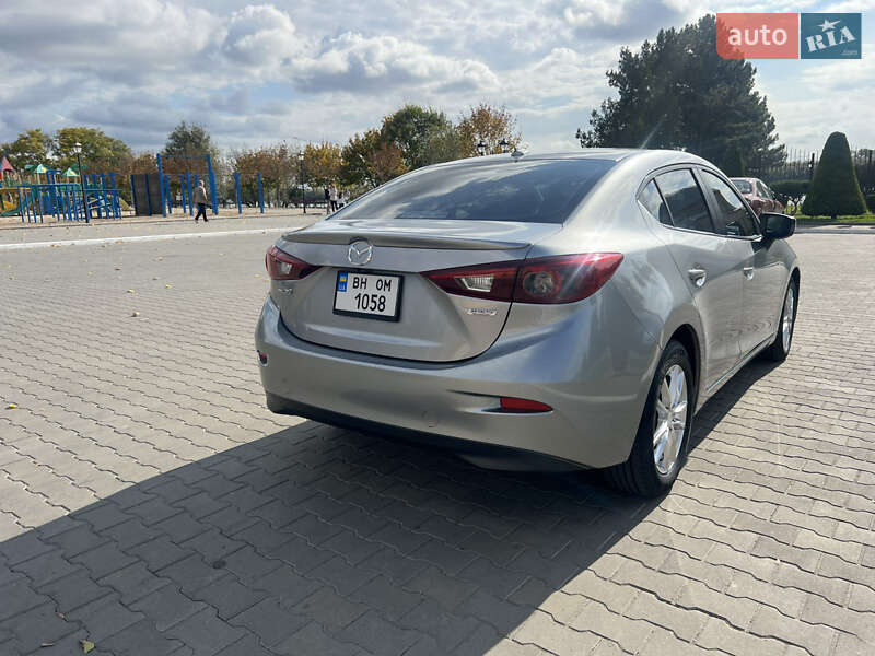 Седан Mazda 3 2013 в Ізмаїлі