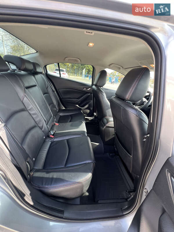 Седан Mazda 3 2013 в Ізмаїлі