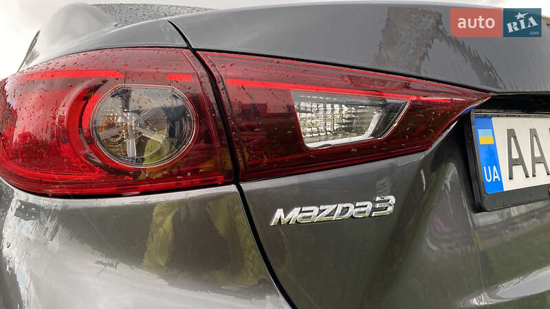 Седан Mazda 3 2016 в Києві