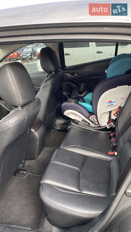 Седан Mazda 3 2016 в Києві