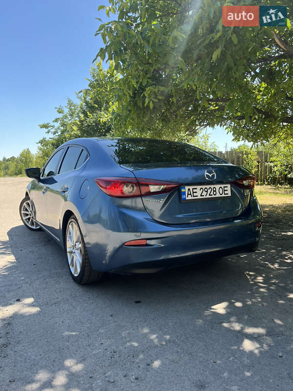 Седан Mazda 3 2016 в Павлограде