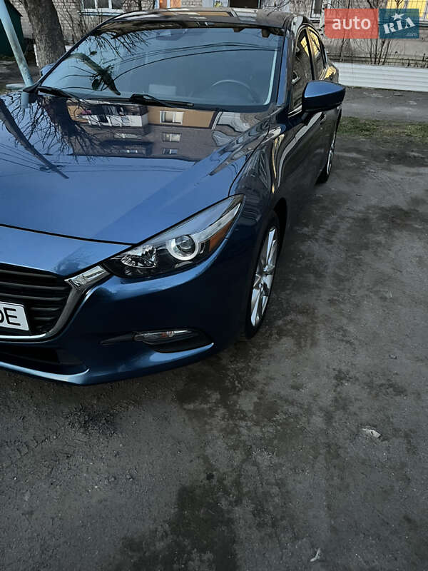 Седан Mazda 3 2016 в Павлограде