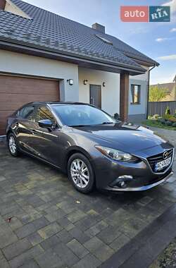 Седан Mazda 3 2015 в Луцке