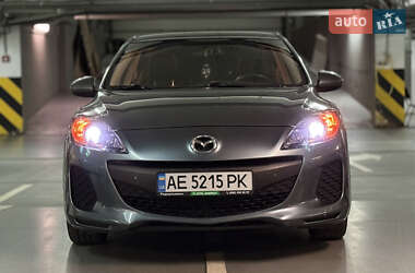 Седан Mazda 3 2011 в Днепре