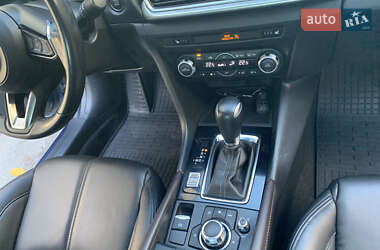 Седан Mazda 3 2017 в Днепре