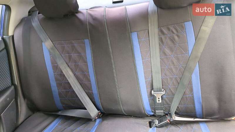 Седан Mazda 3 2005 в Черновцах