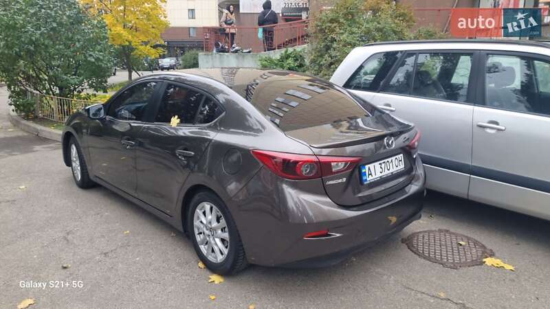 Седан Mazda 3 2014 в Киеве