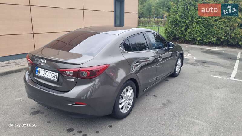 Седан Mazda 3 2014 в Киеве