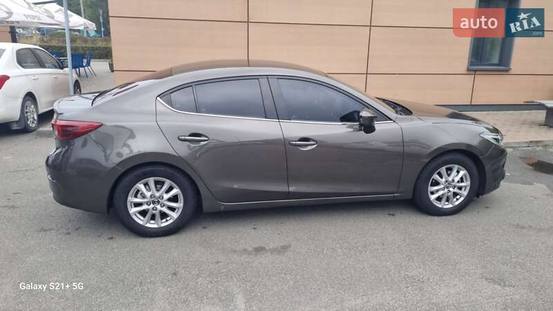 Седан Mazda 3 2014 в Киеве