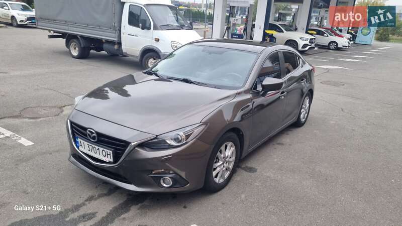 Седан Mazda 3 2014 в Киеве