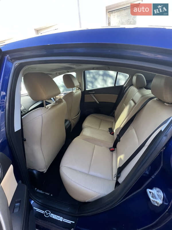 Седан Mazda 3 2012 в Одесі