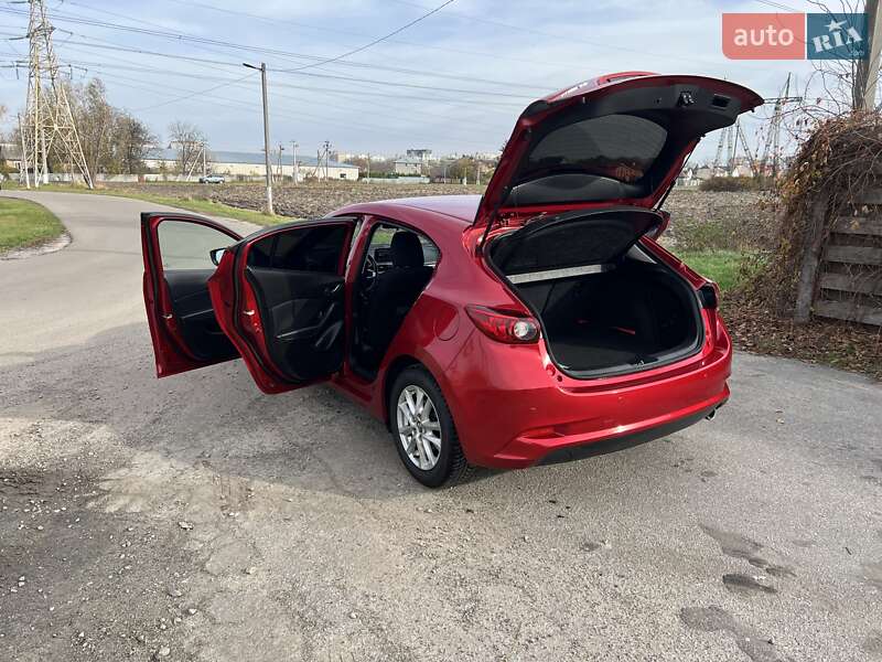 Хэтчбек Mazda 3 2016 в Киеве