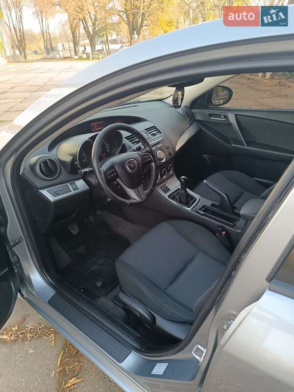 Хэтчбек Mazda 3 2009 в Черновцах фото 12 Хэтчбек Mazda 3 2009 в Черновцах